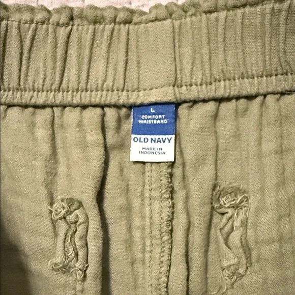 Old Navy Olive Green Women's Pull-On Athletic Shorts - Picture 2 of 4